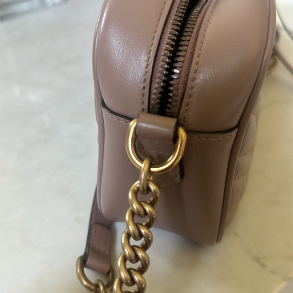 Gucci Small Marmont Mattelasse Camera Bag - Picture 10 of 14